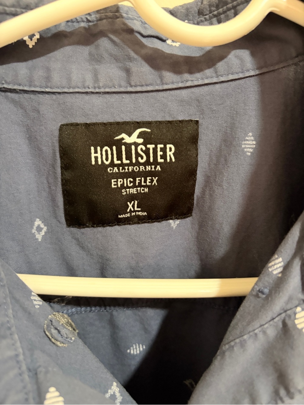 Hollister Blue Short-Sleeve Printed Button-Down Shirt - Picture 3 of 4